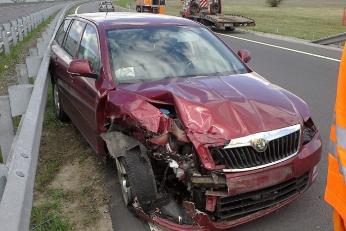 Ilustračný obrázok k článku Zvrátená zábava mladíkov! Na Klokočine rozbili Octáviu